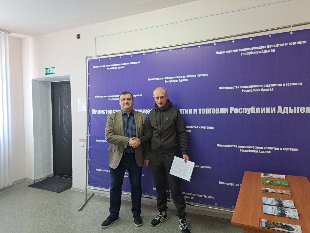 В АУРА «Республиканский бизнес инкубатор» 24.03.2025 года по результатам проведенного конкурса на право заключения договора аренды государственного имущества был подписан договор аренды здание птичника с предпринимателем Клец Юрием Николаевичем