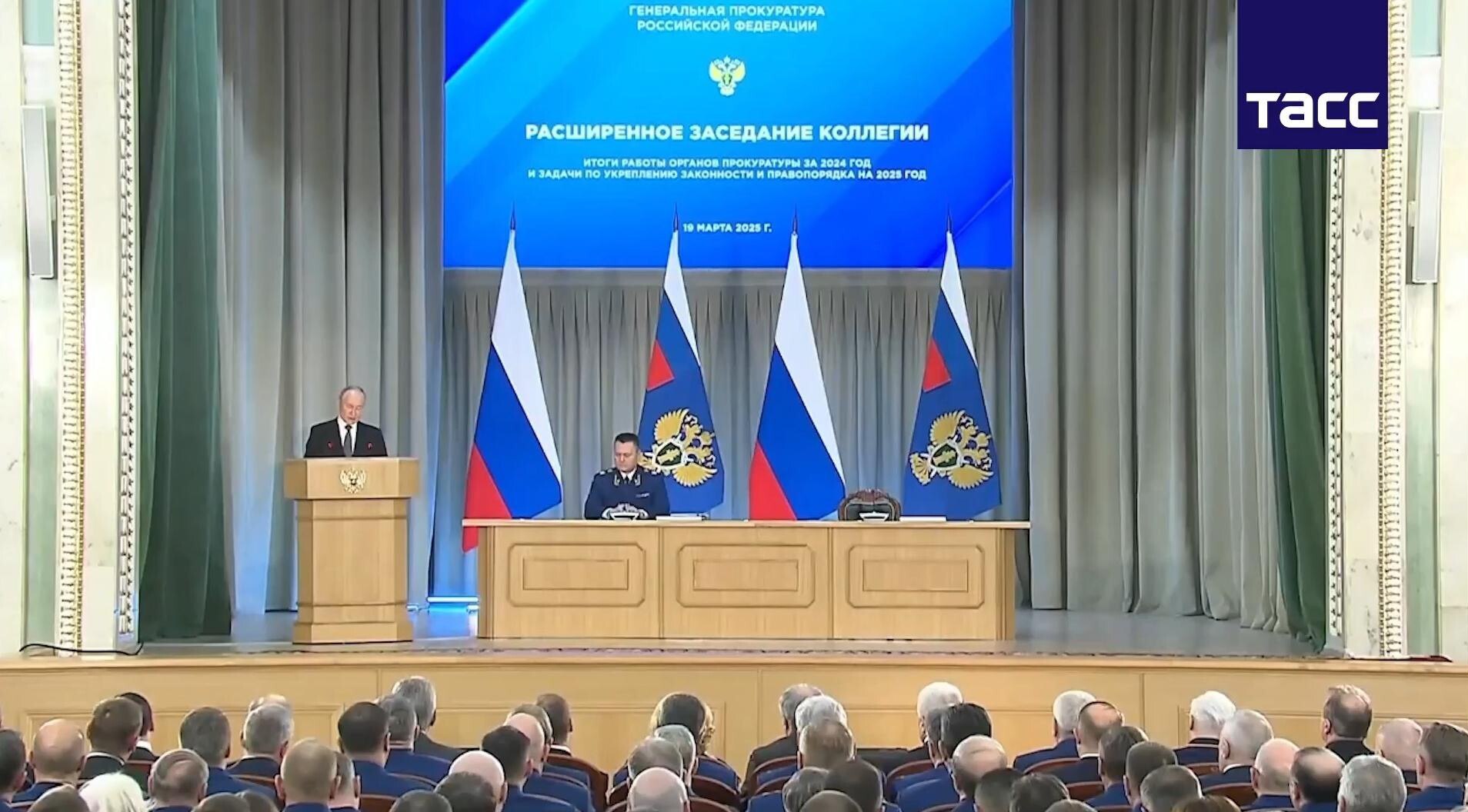 Путин: защита прав бизнеса - важнейший вопрос для экономического суверенитета